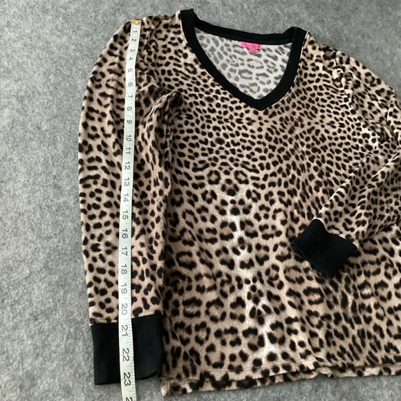 Betsey Johnson Animal Print Cheetah Pullover Long Sleeve Size M Top. - Picture 4 of 12